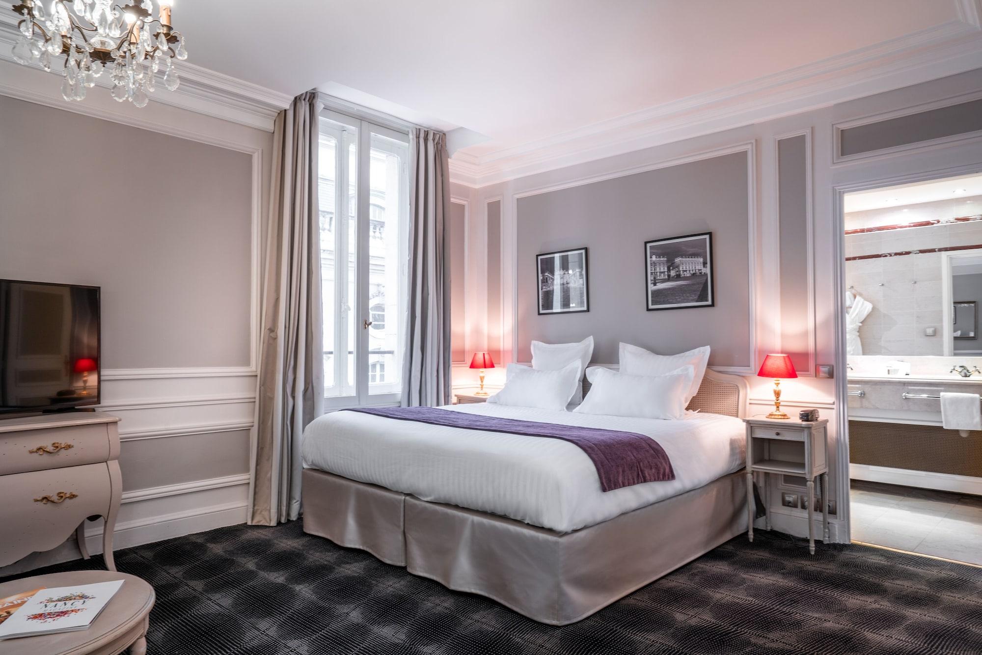 Grand Hotel De La Reine - Place Stanislas Нанси Екстериор снимка