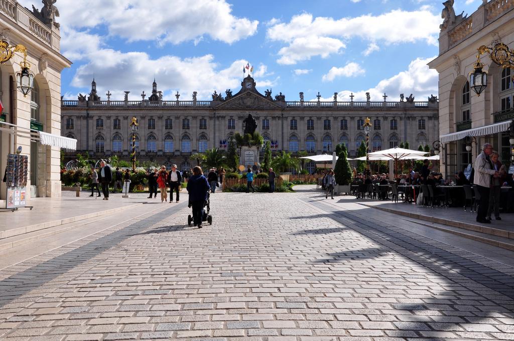 Grand Hotel De La Reine - Place Stanislas Нанси Екстериор снимка